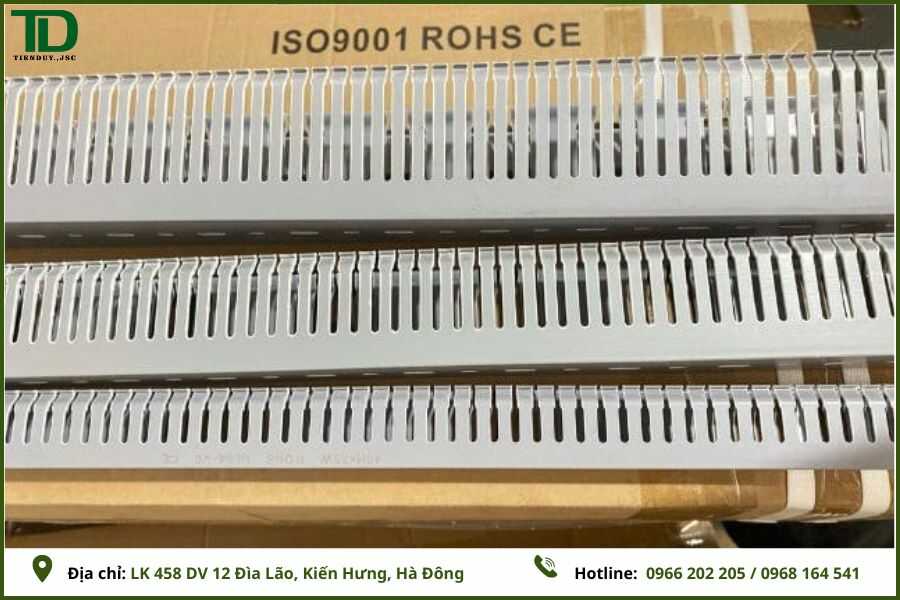 Máng nhựa tủ điện 40x60