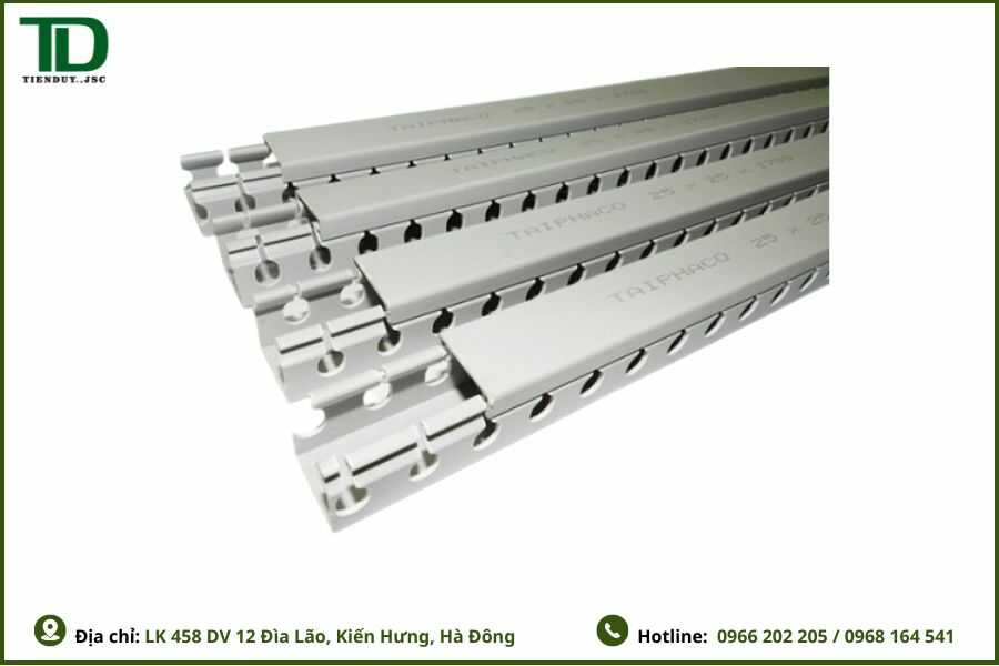 Chất Liệu Sản Xuất Máng Nhựa Tủ Điện Công Nghiệp