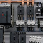 ACB, MCCB, MCB và contactor được bố trí trong tủ điện công nghiệp